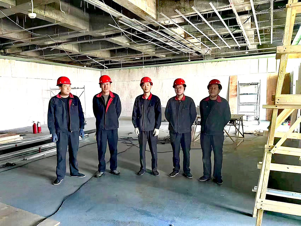青海发投碱业企业展厅施工举行中.jpg